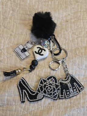 Fun Fashion Junk Bag Charm Keychain Set C C Hello Kitty Pom Pom